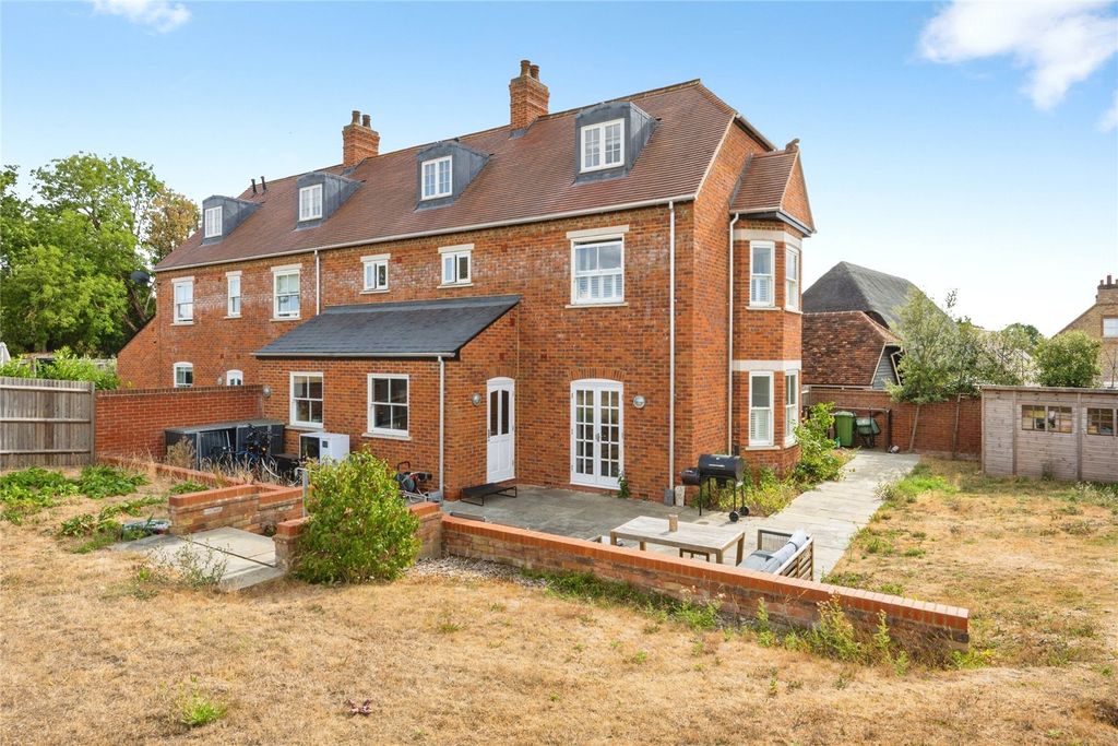 Property photo 1 of 31 Picture No. 03