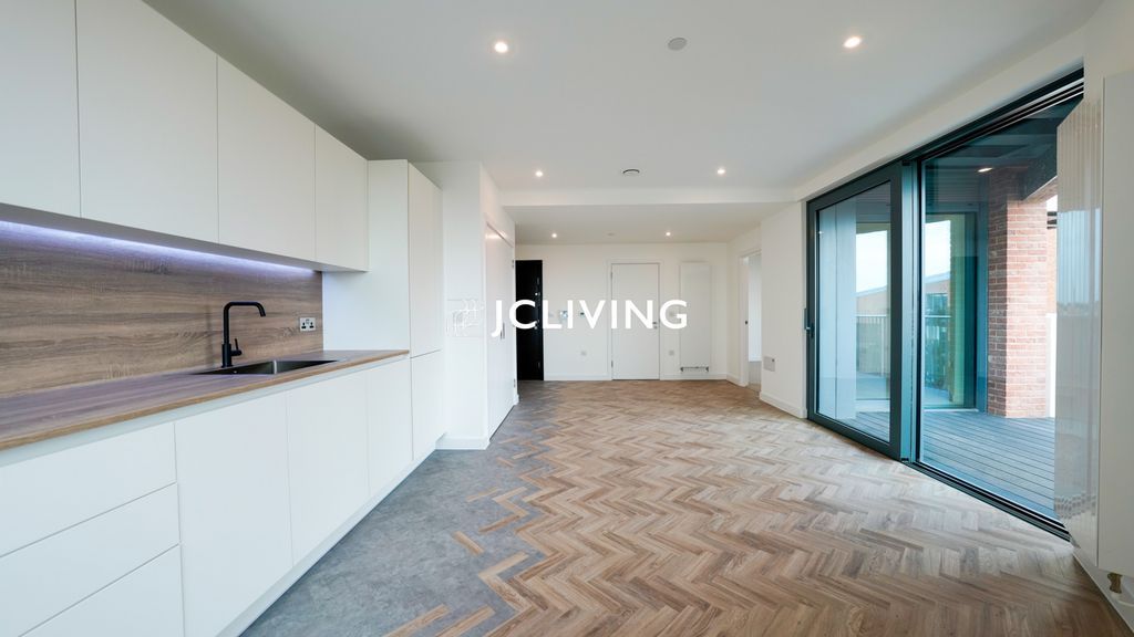 Property photo 1 of 13 Three Waters,20 Gillender St, Aberfeldy Village, London E3 3Jx