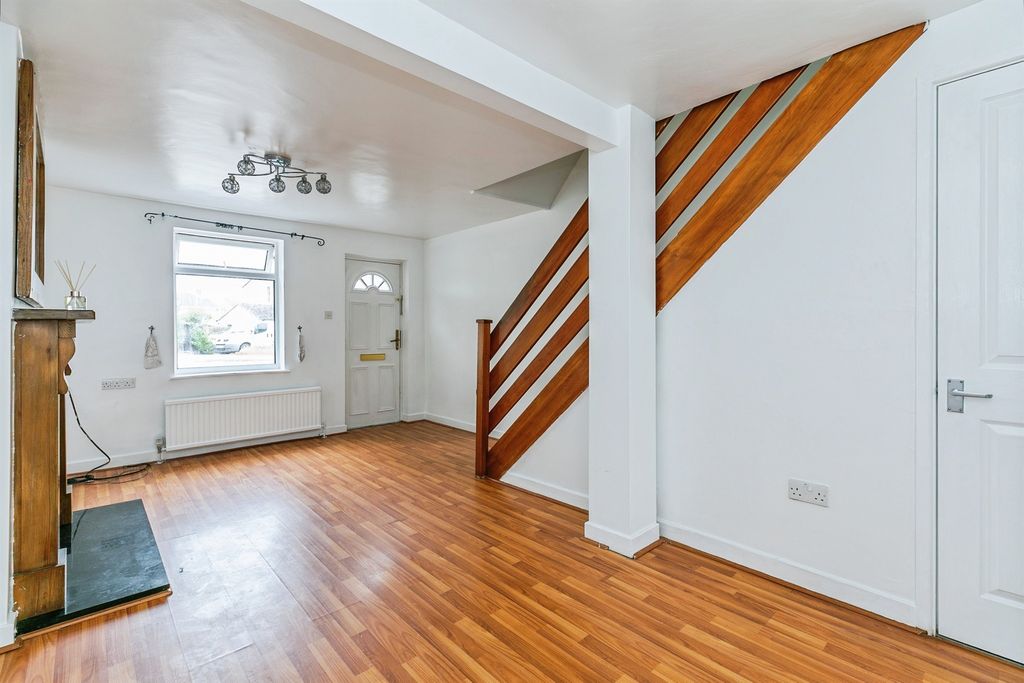 Property photo 3 of 13