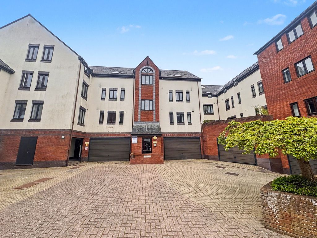 Property photo 1 of 6