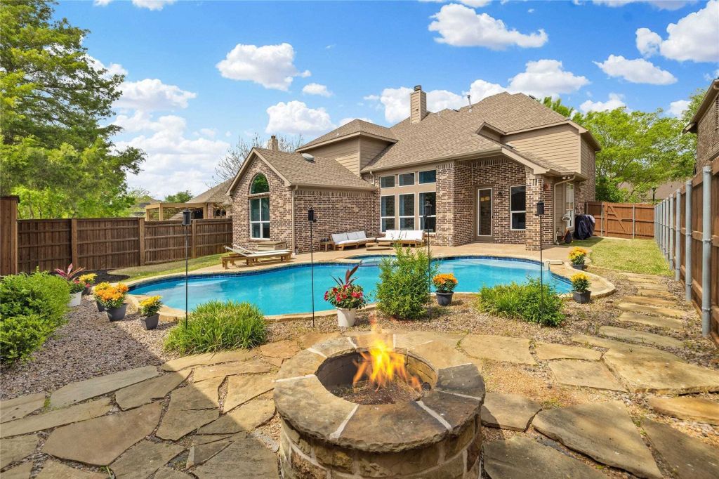 Property photo 1 of 31