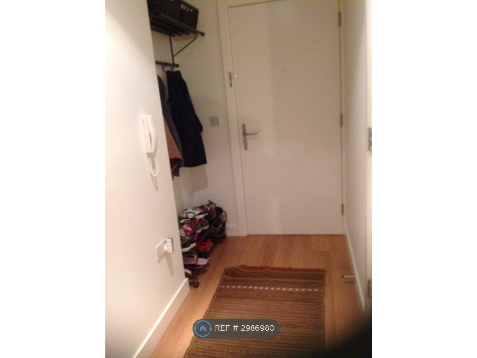 Property photo 2 of 18 Entrance