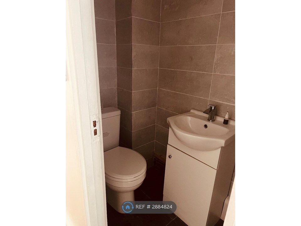 Property photo 2 of 25