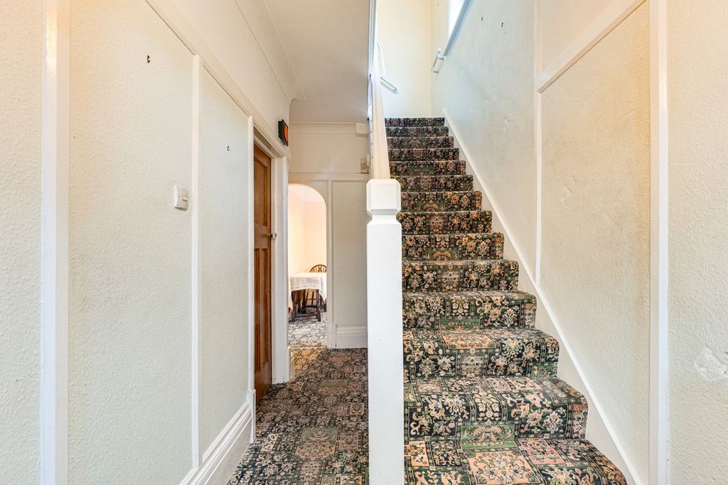 Property photo 2 of 24