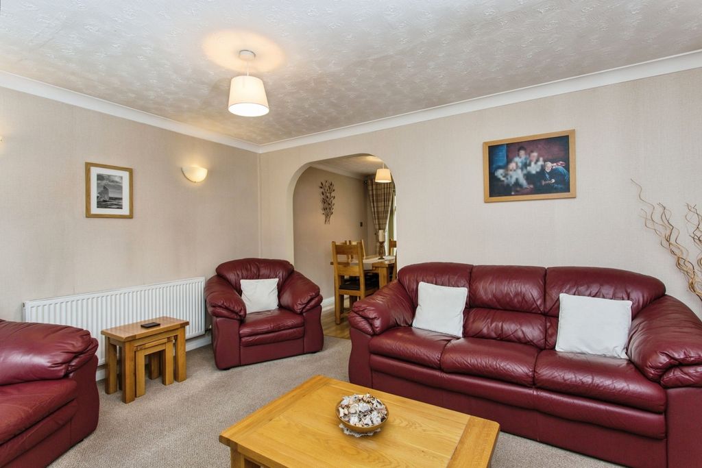 Property photo 3 of 16 2