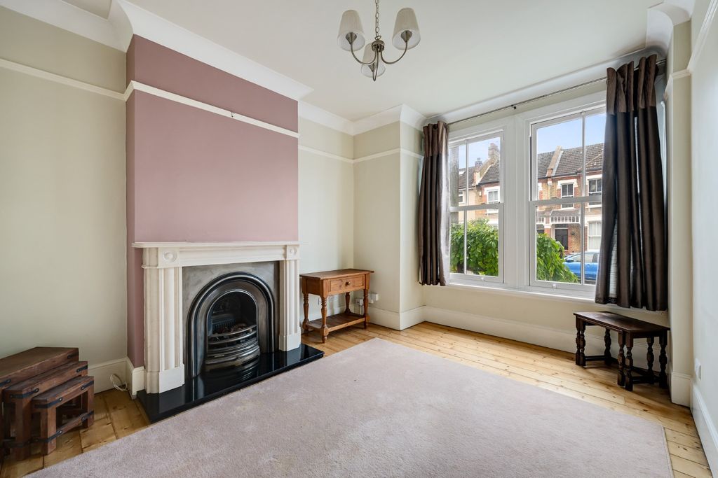 Property photo 2 of 14 5237812