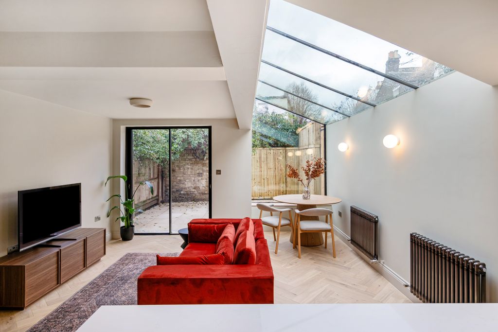 Property photo 2 of 18