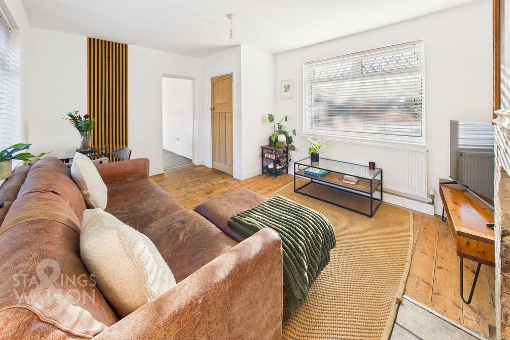 Property photo 2 of 20