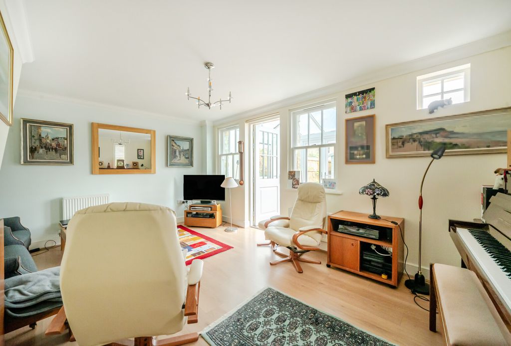 Property photo 3 of 16 Sitting Room