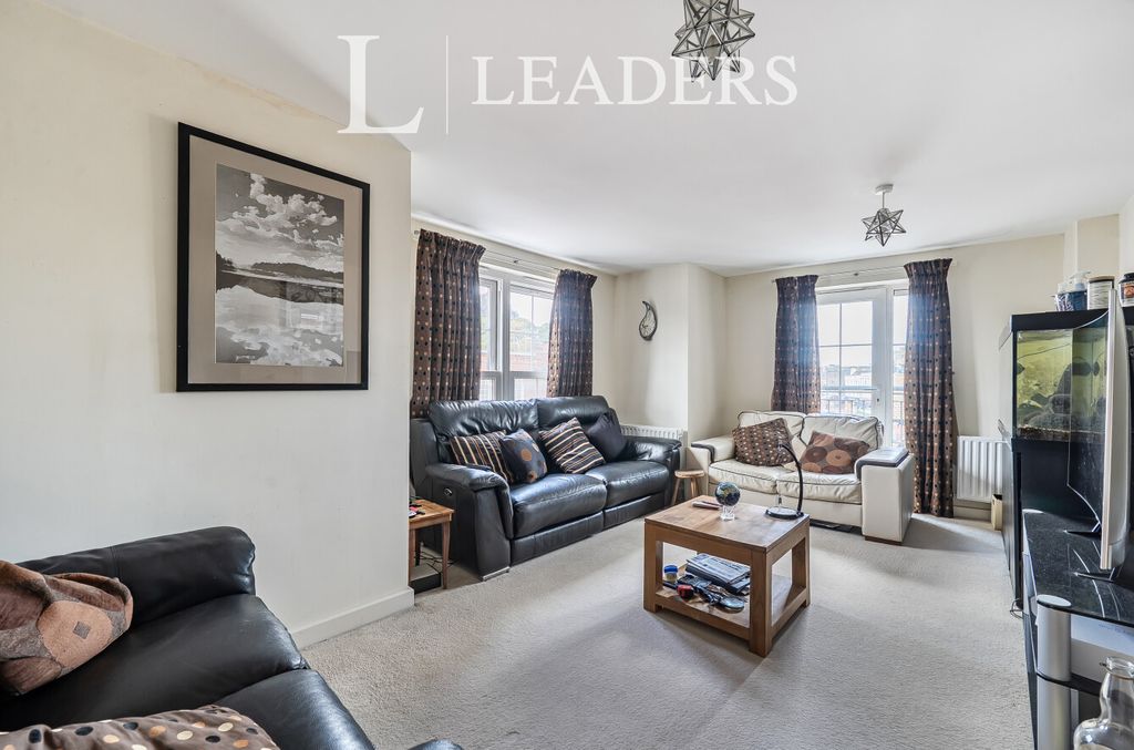 Property photo 2 of 13 Aa0Ca1c0-Ec7c-484...