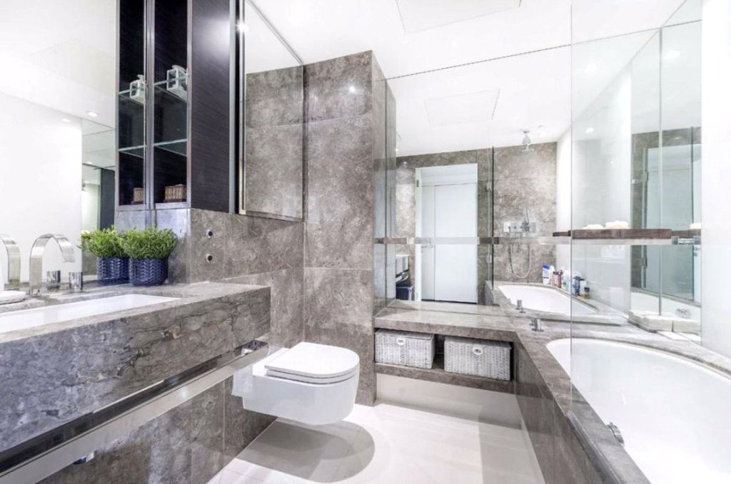 Property photo 3 of 8 Bathroom