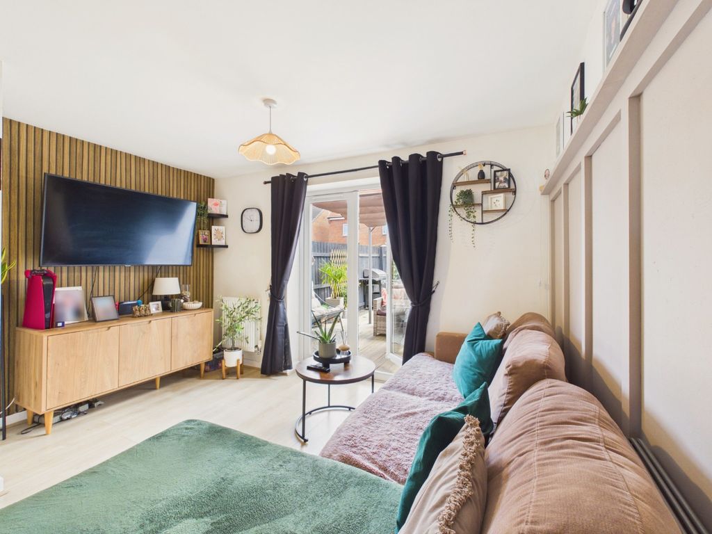 Property photo 2 of 19 5311813