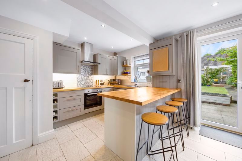 Property photo 2 of 26 Kitchen