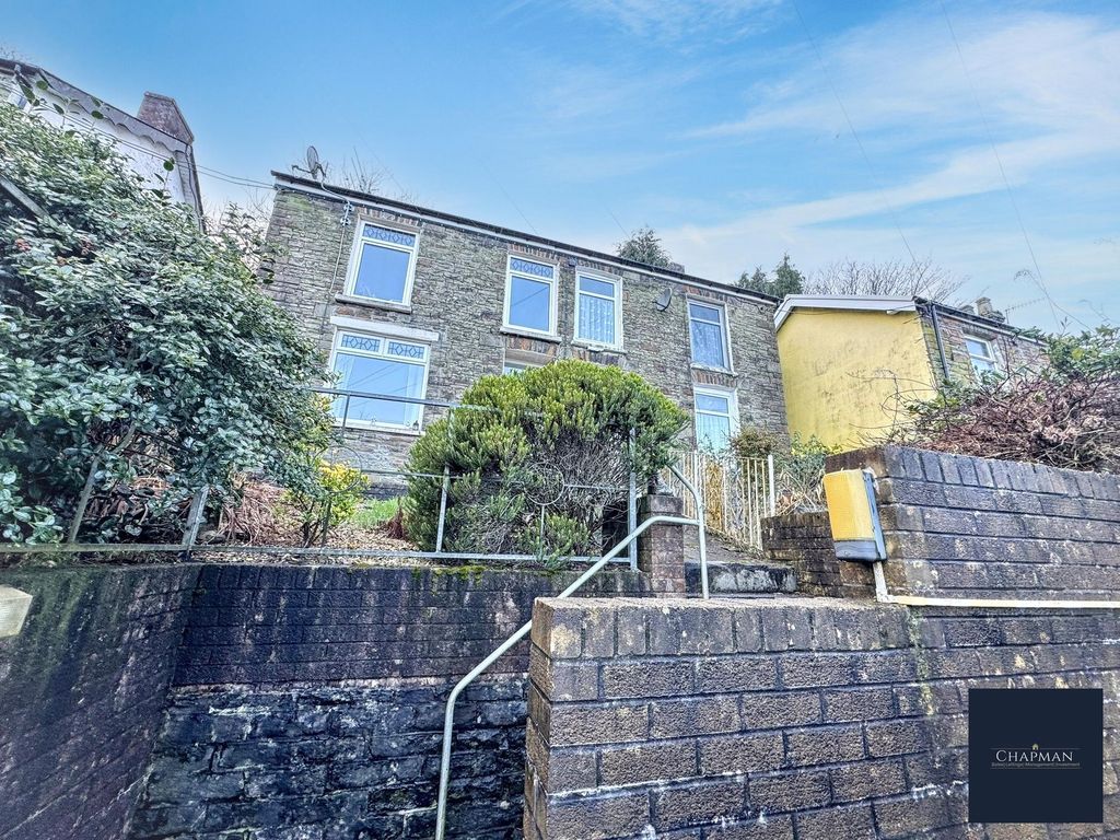 Property photo 2 of 25