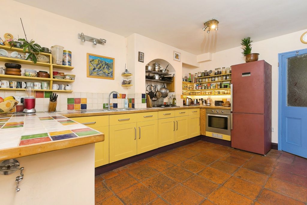 Property photo 2 of 17 Pbox-Img.Jpg