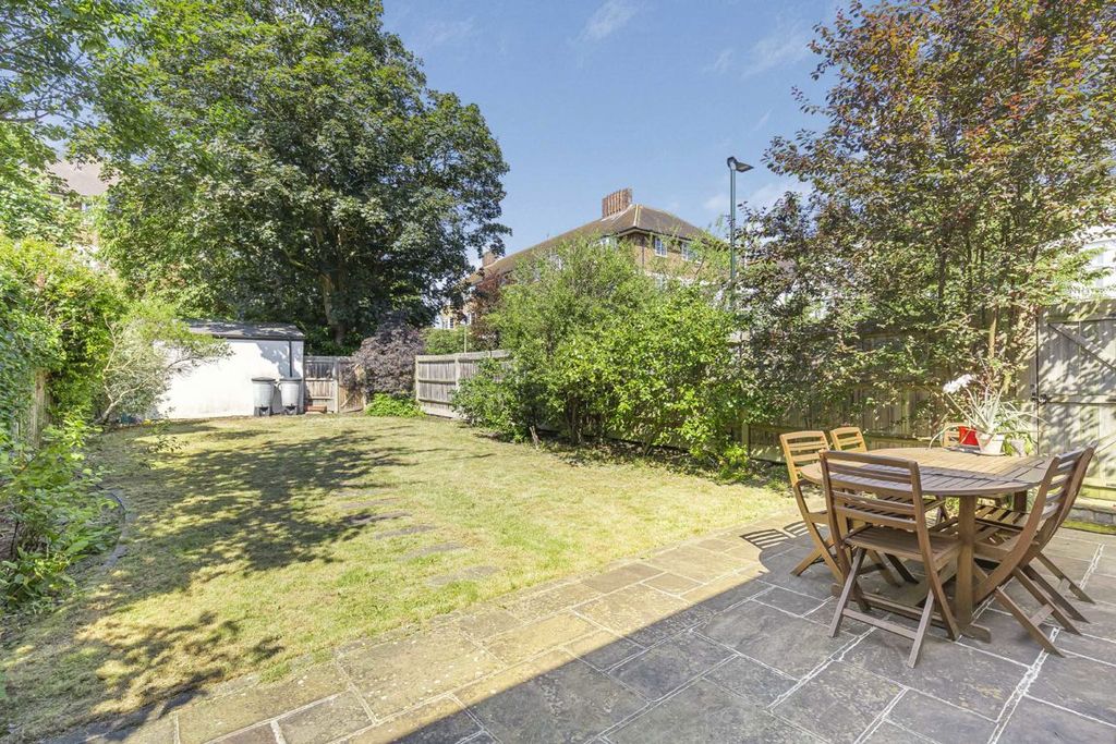 Property photo 3 of 12