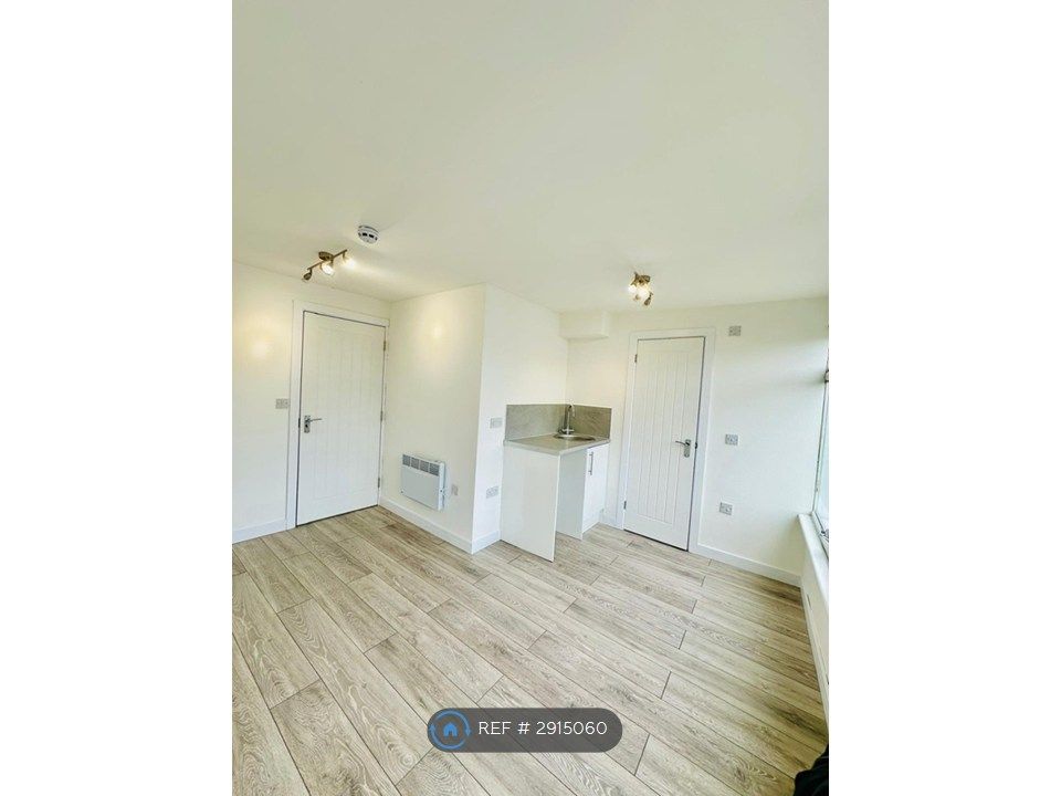 Property photo 1 of 2