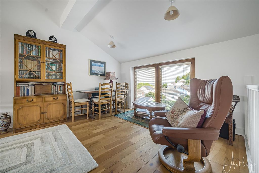 Property photo 2 of 24