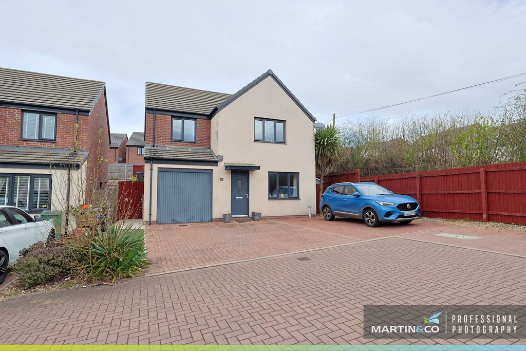 Property photo 2 of 38