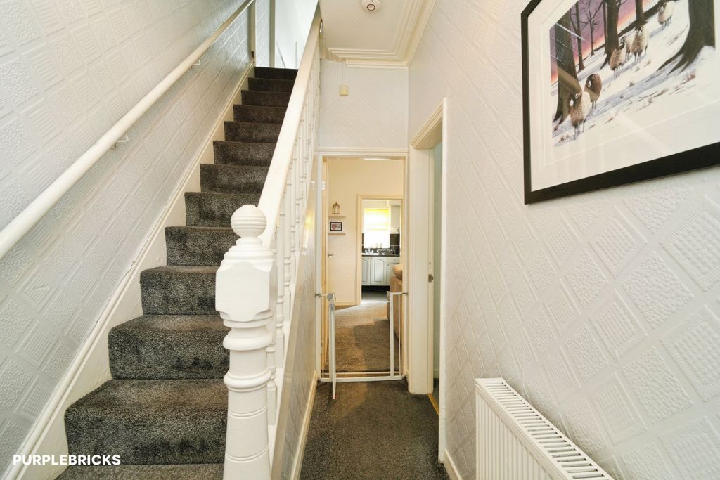 Property photo 3 of 21 Upstairs