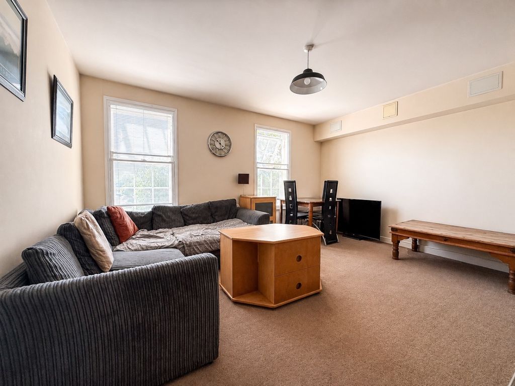 Property photo 3 of 8 4692295
