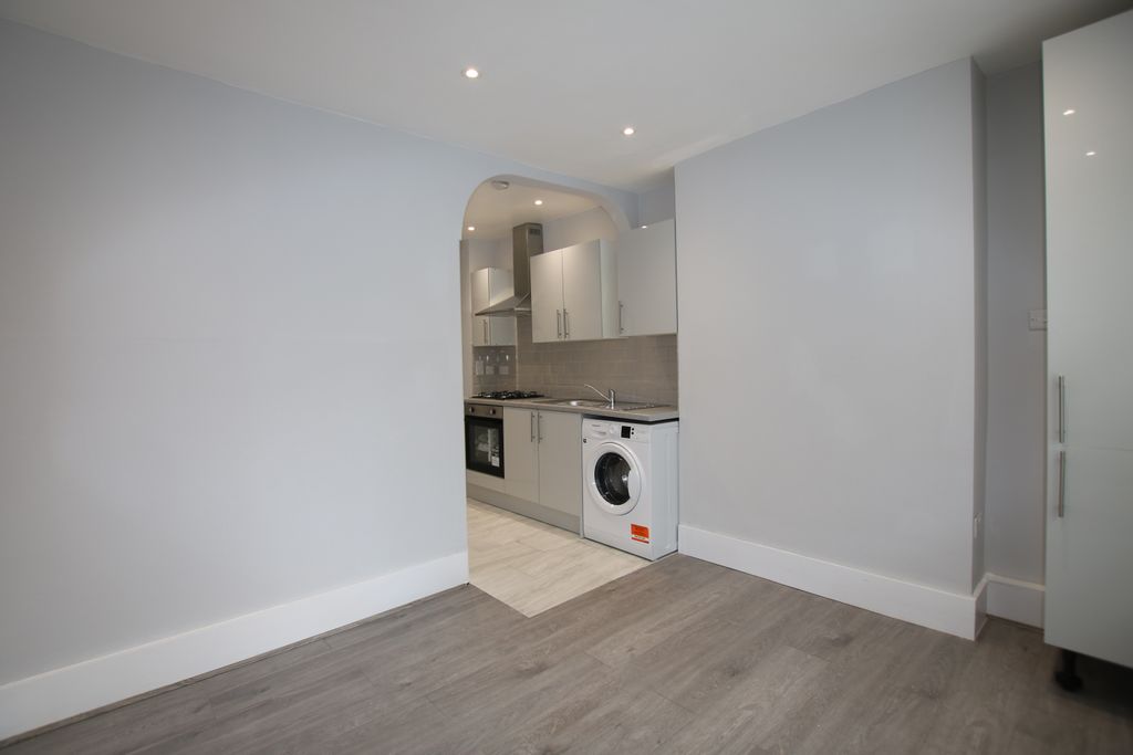 Property photo 2 of 9 3