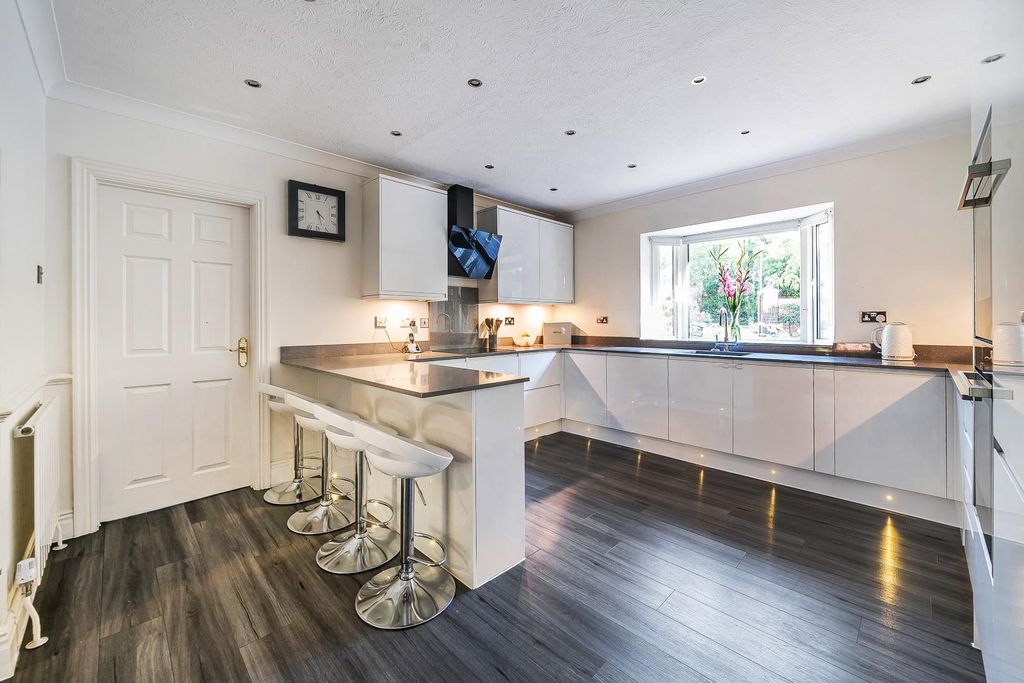 Property photo 2 of 41 1353781-12-68c2F60Eb944E.Jpg