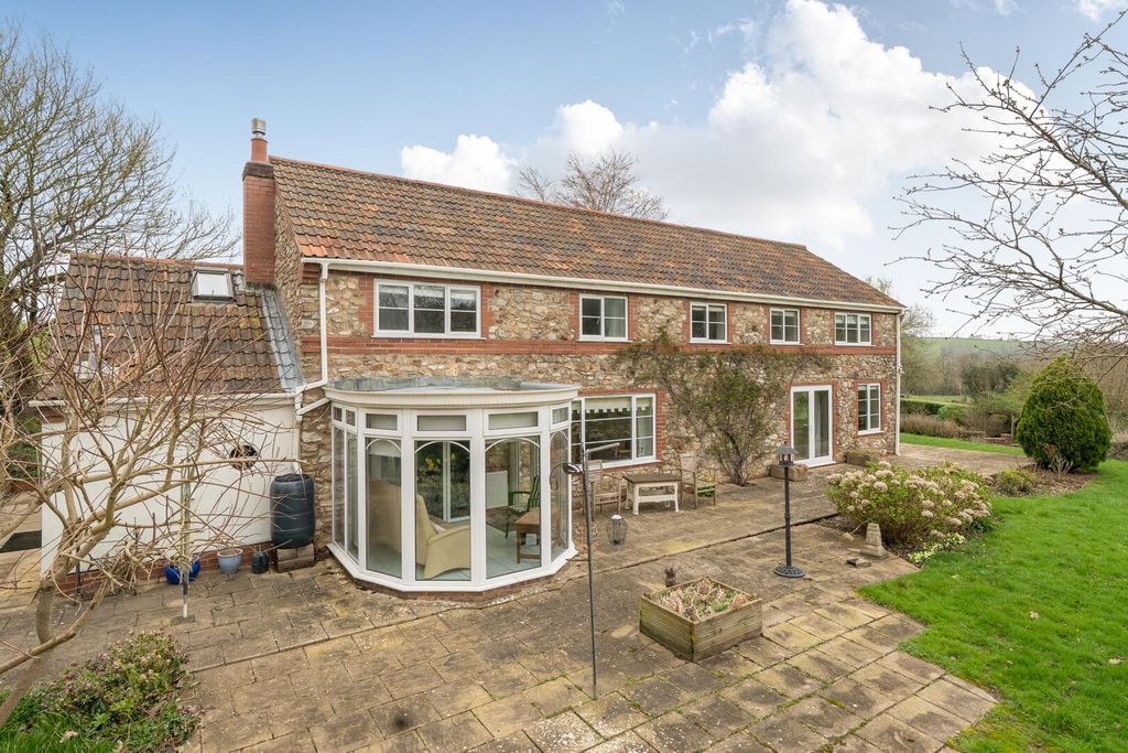 Property photo 1 of 28 Rear Garden