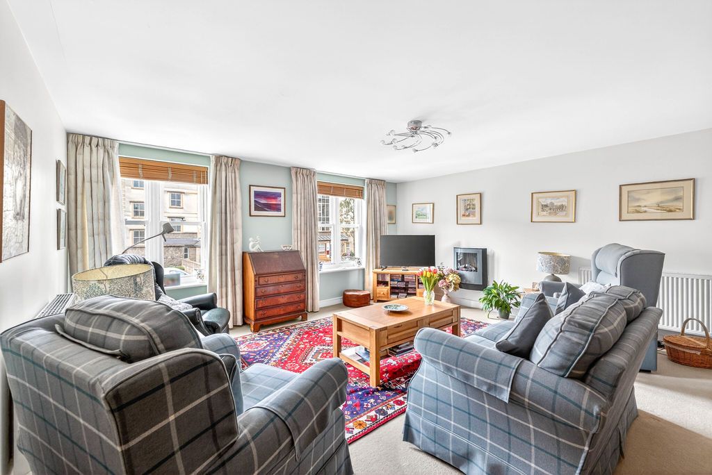 Property photo 3 of 15 Photo 8