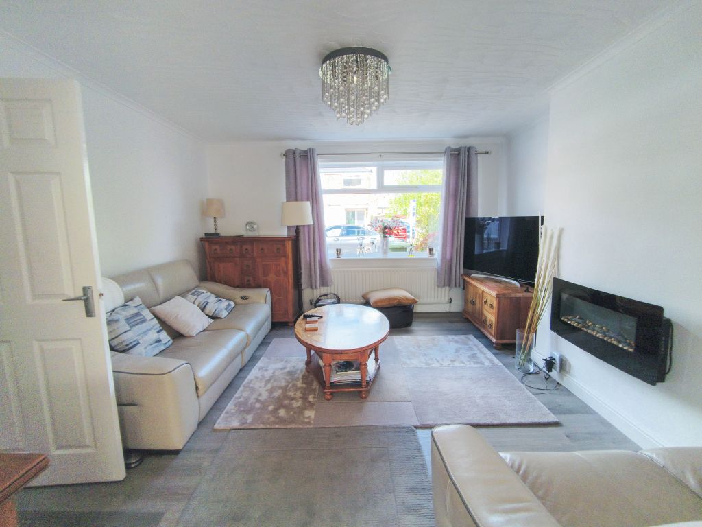 Property photo 2 of 14 Lounge