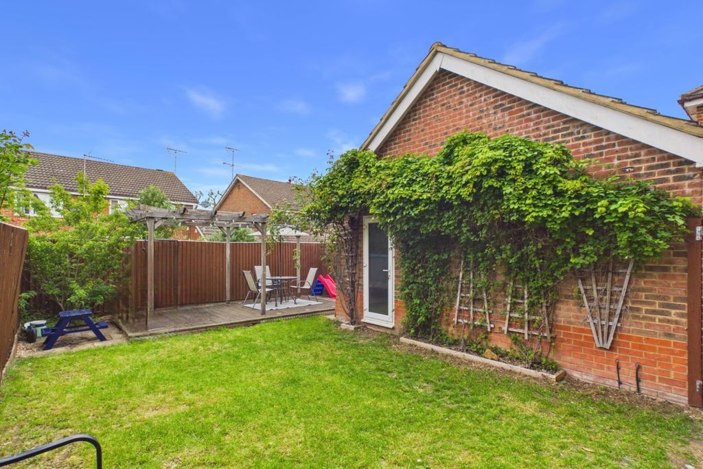 Property photo 3 of 12 Garden