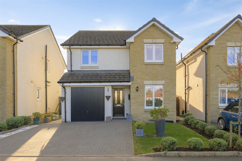 Property photo 1 of 30 6Colinsmithplace001.Jpg