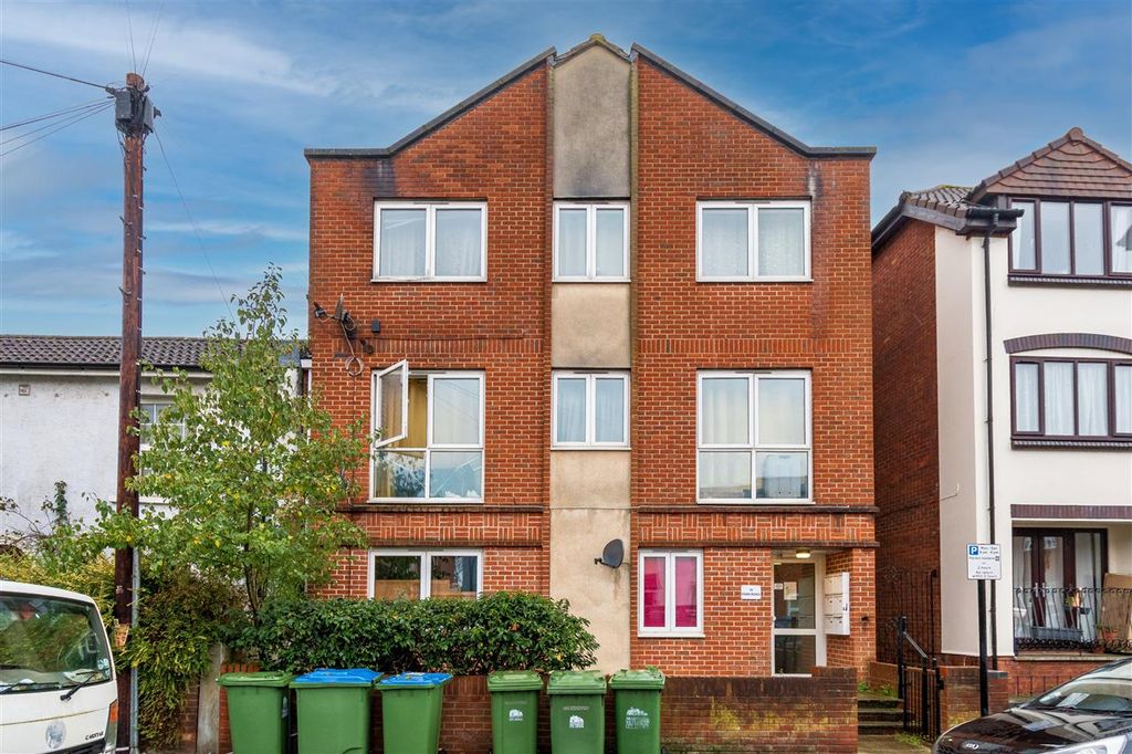 Property photo 1 of 9 Main Picture