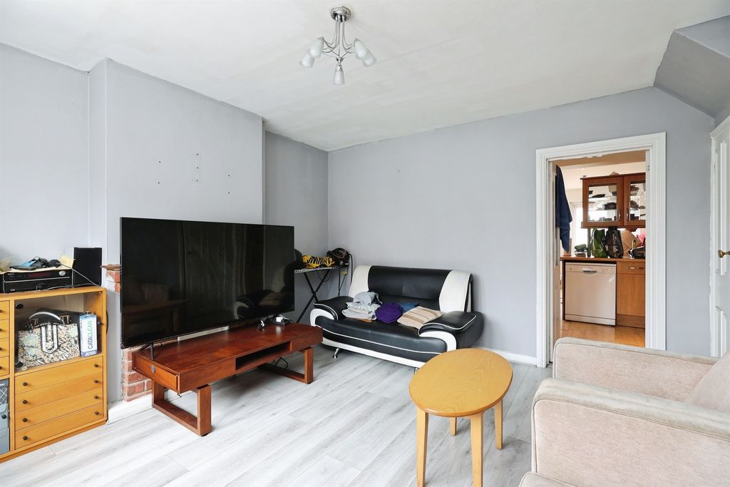 Property photo 3 of 17