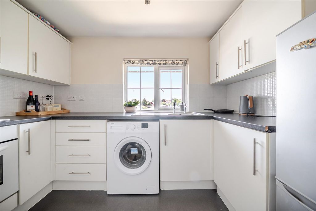 Property photo 2 of 14 34-6A4Fa4734E96E-1488642-19F4710A93642-34-34.Jpg