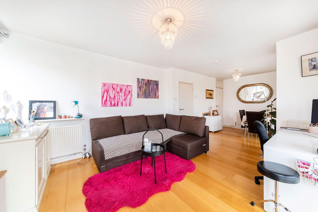 Property photo 2 of 18