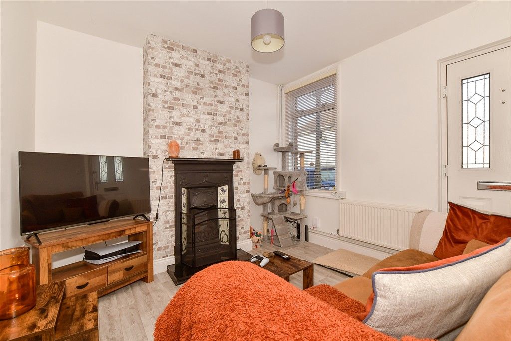 Property photo 3 of 5 Lounge