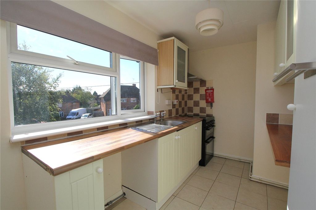 Property photo 2 of 9 Picture No. 17