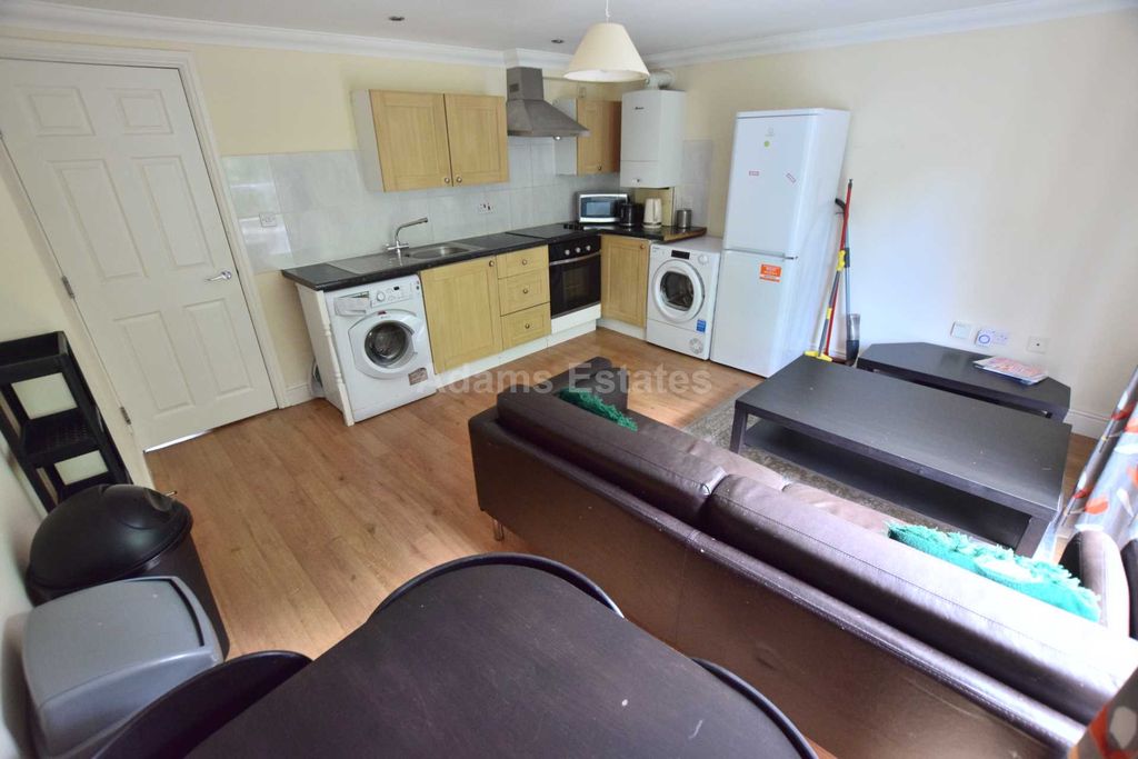 Property photo 2 of 7