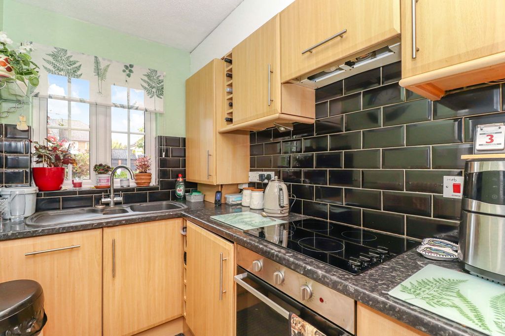 Property photo 3 of 20