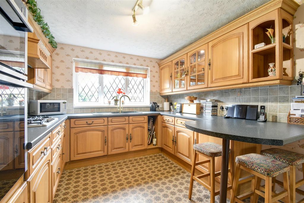 Property photo 3 of 35 Kitchen