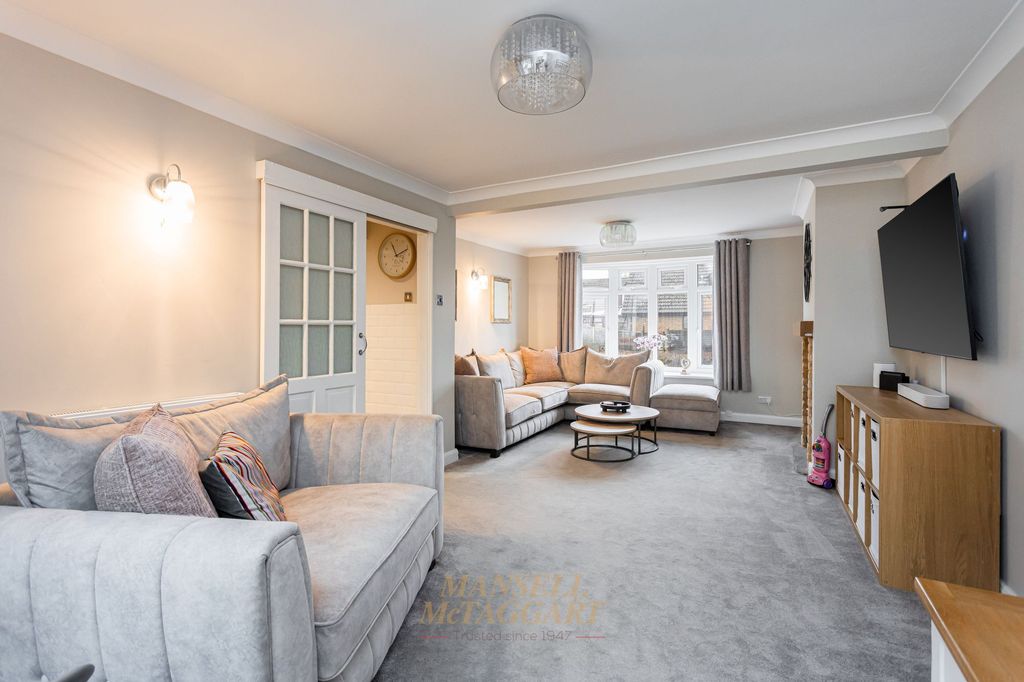 Property photo 2 of 25