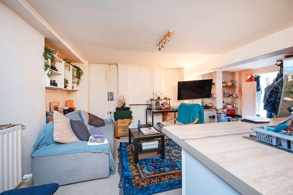Property photo 2 of 7