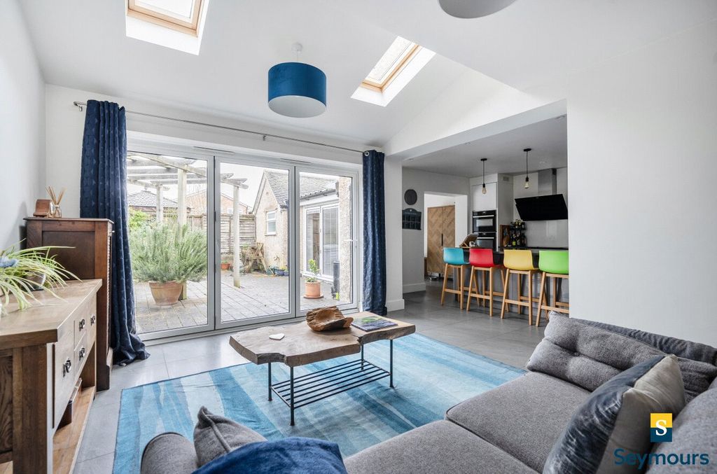 Property photo 3 of 22 Picture No. 23