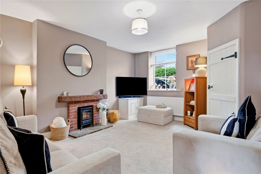 Property photo 2 of 30 Lounge