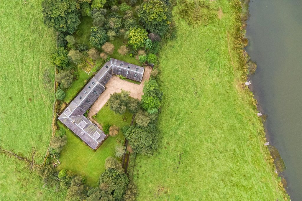 Property photo 2 of 46 Picture No. 04