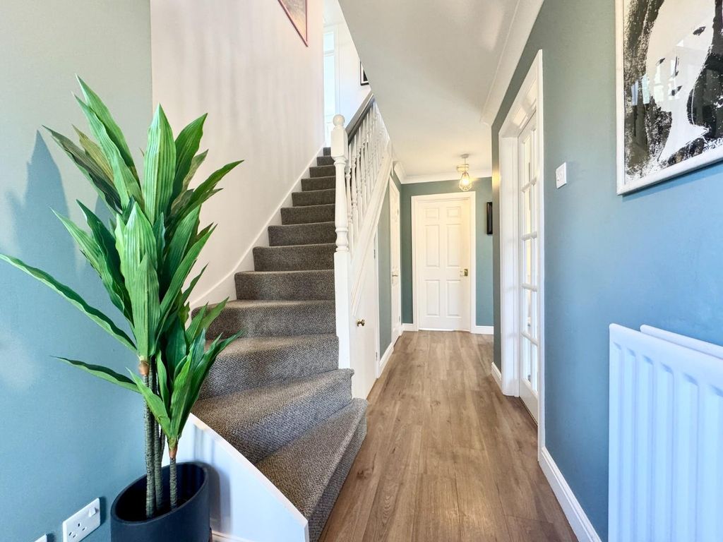 Property photo 2 of 25