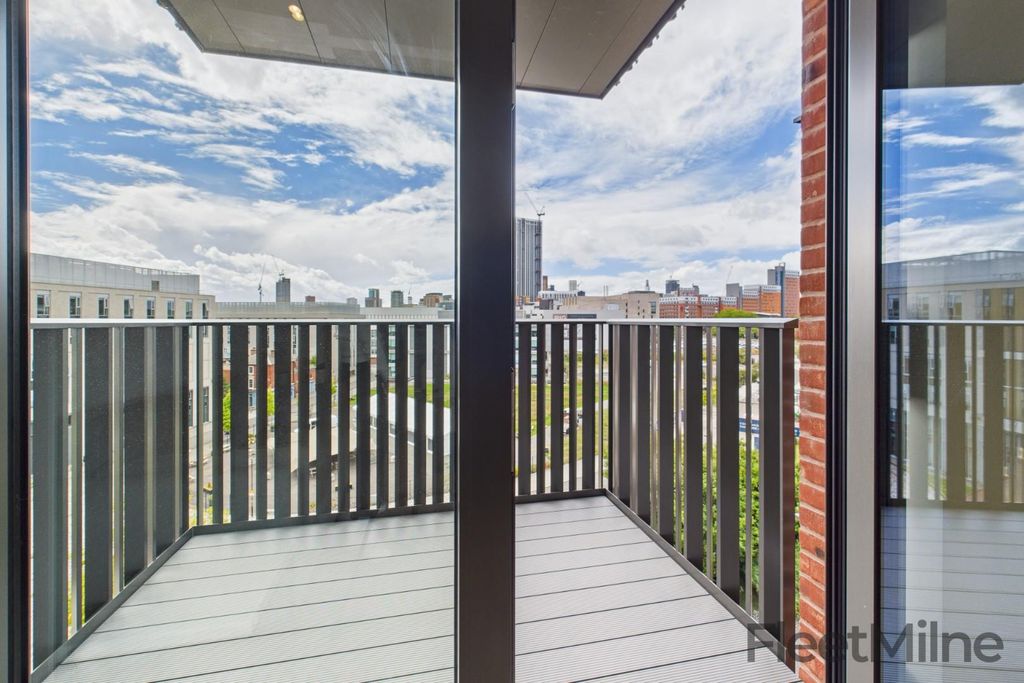 Property photo 3 of 17 Balcony