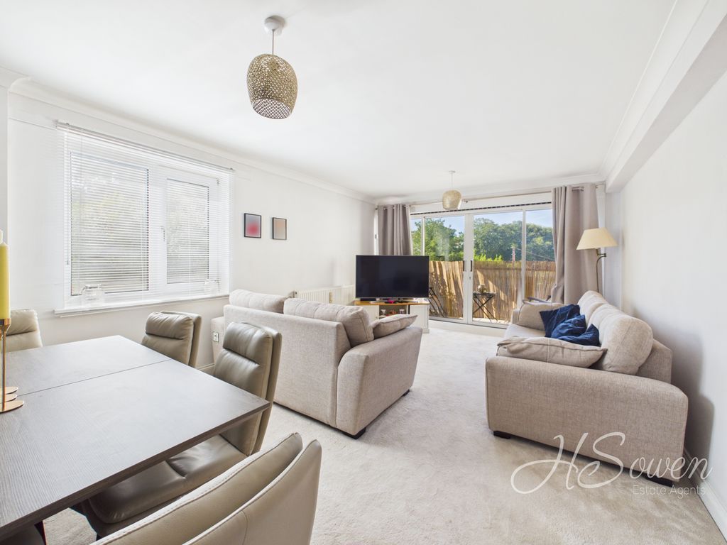 Property photo 1 of 11 Photo 7