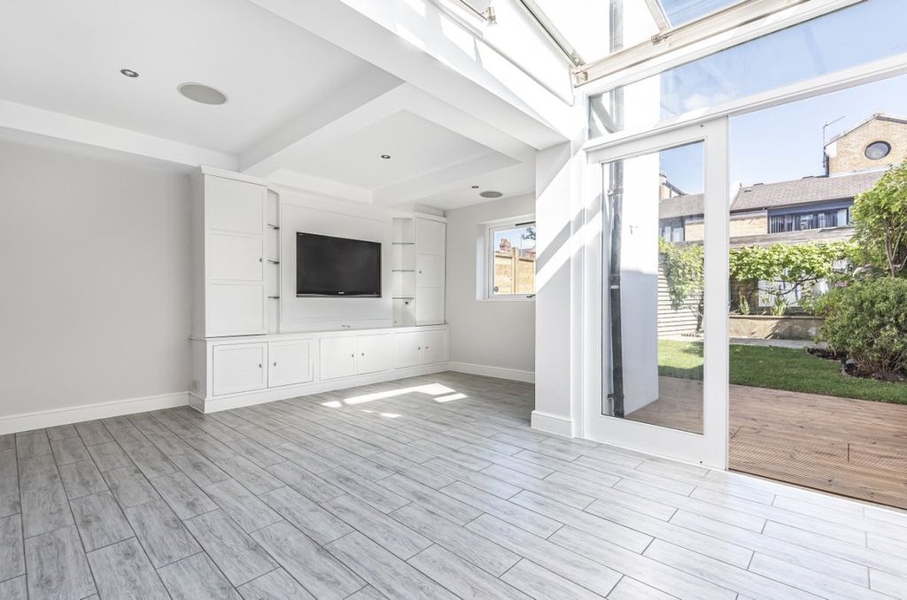 Property photo 1 of 10 Picture No. 01